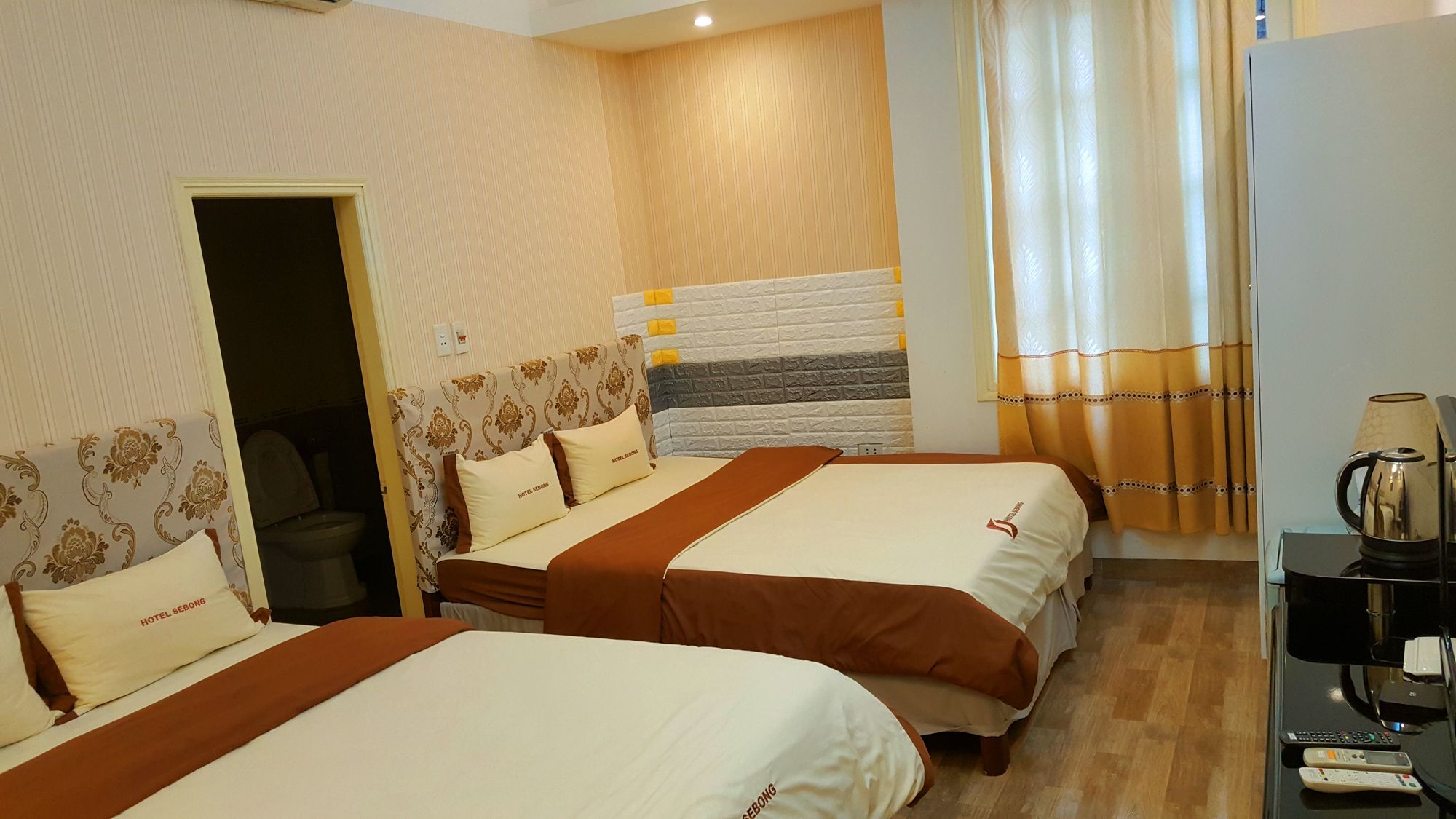 Sebong Hotel Hanoi Exterior photo